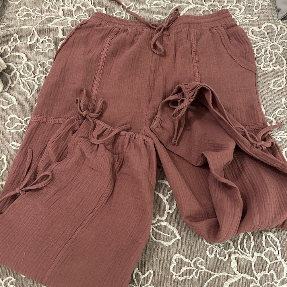 Gauze pants with bows on side
